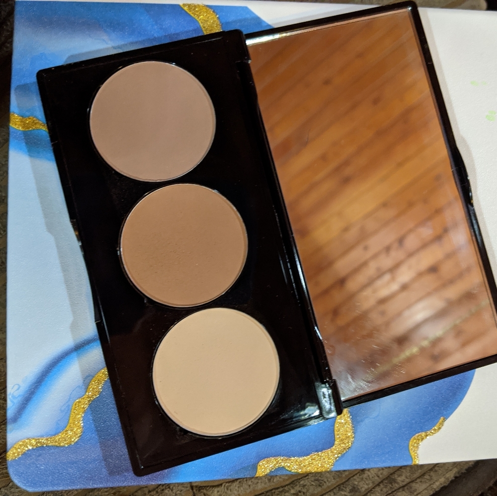 Elle contour pallet